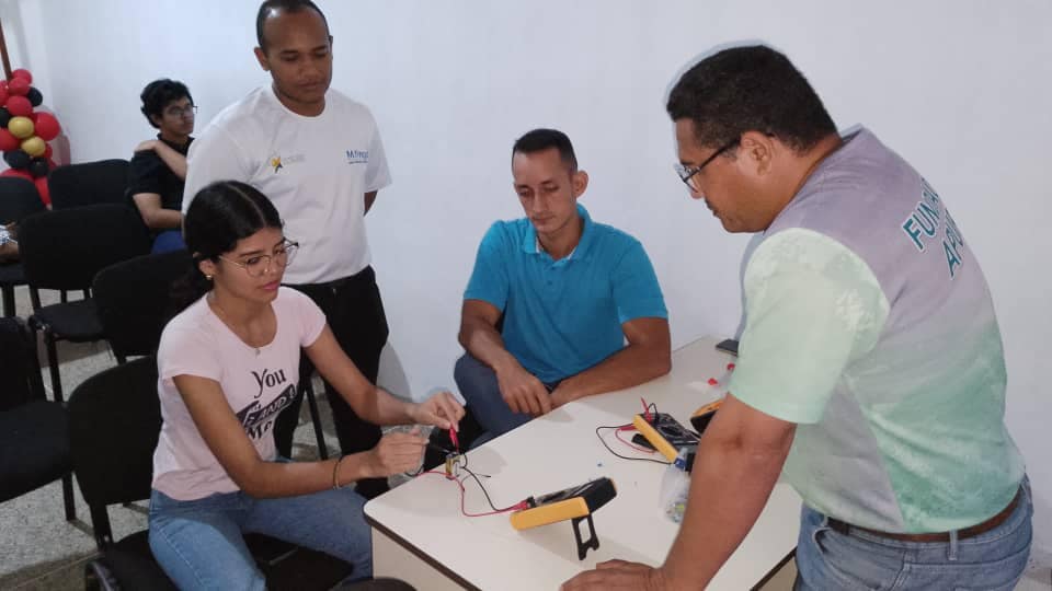 Mincyt promueve el interés por la ciencia y la innovación en jóvenes del estado Apure