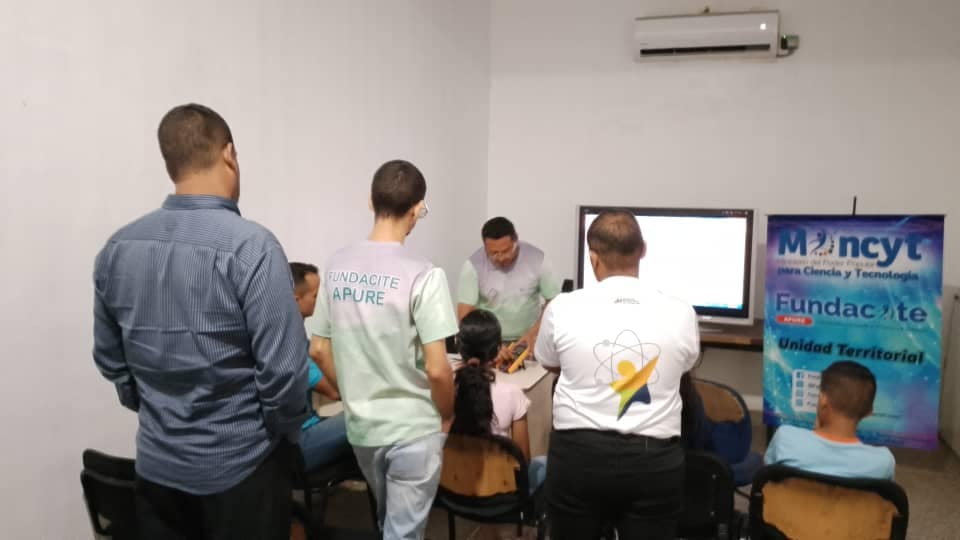 Fundacite Apure Impulsa la Ciencia y la Innovación con Cursos para Jóvenes en Jovalito II El Ministerio de Ciencia y Tecnología, a través de Fundacite Apure, llevó a cabo una exitosa jornada de C-4