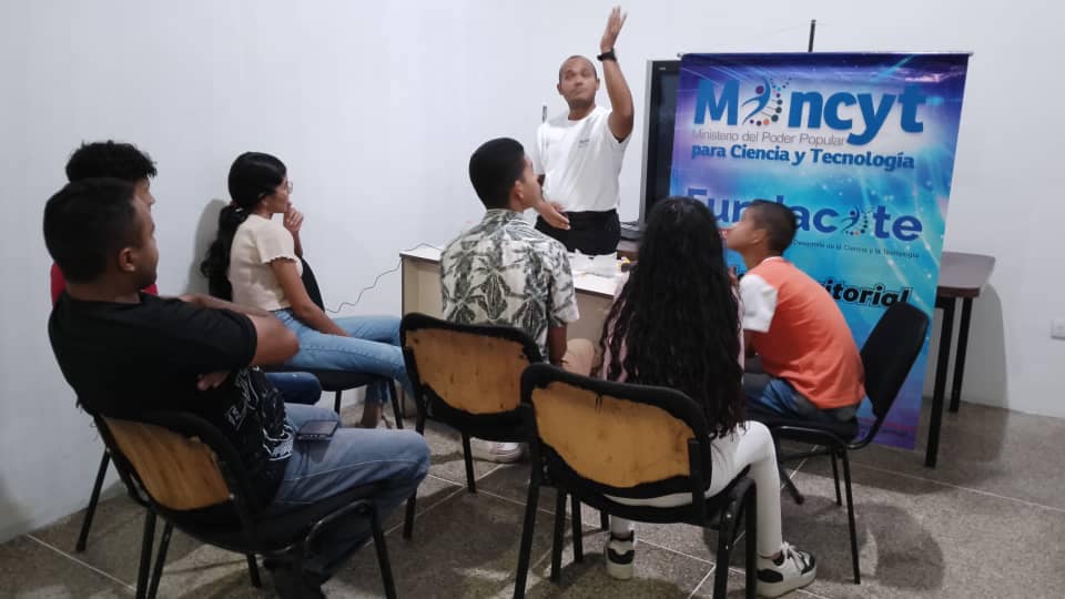 Fundacite Apure Impulsa la Ciencia y la Innovación con Cursos para Jóvenes en Jovalito II El Ministerio de Ciencia y Tecnología, a través de Fundacite Apure, llevó a cabo una exitosa jornada de C-5
