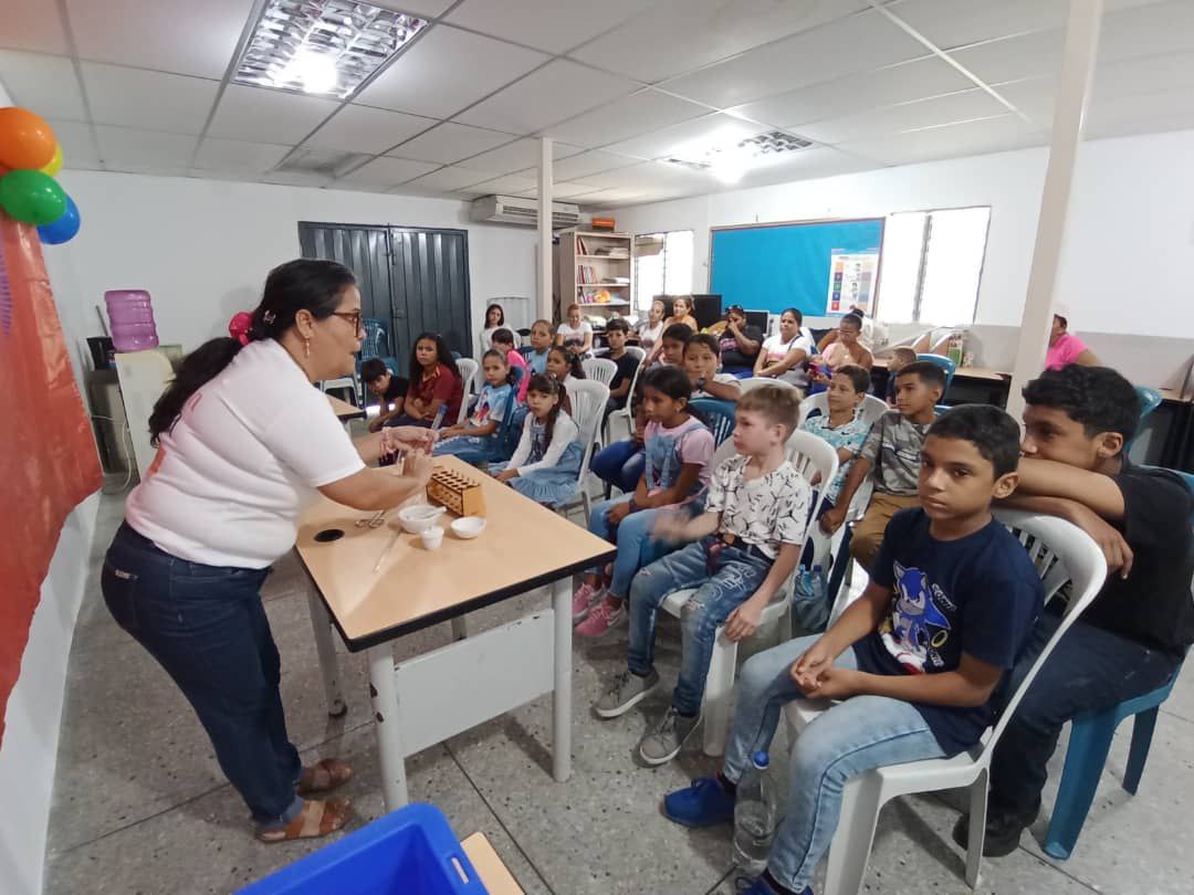 Portuguesa Scientific Seedbeds descobre a química com um dia de formação