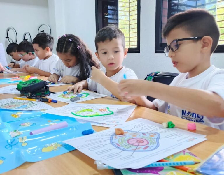 En Mérida aprenden a comunicar la ciencia desde edades tempranas