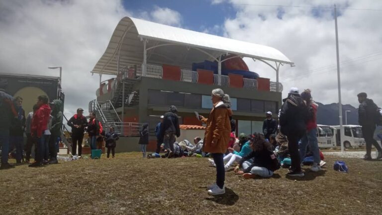 Semilleros Científicos visitaron instalaciones del Observatorio Astronómico Nacional en vacaciones