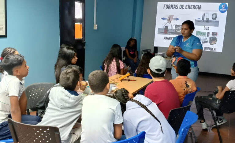 Plan Vacacional de las TICs se desarrolla en Infocentro Joaquín Tirado de Barquisimeto