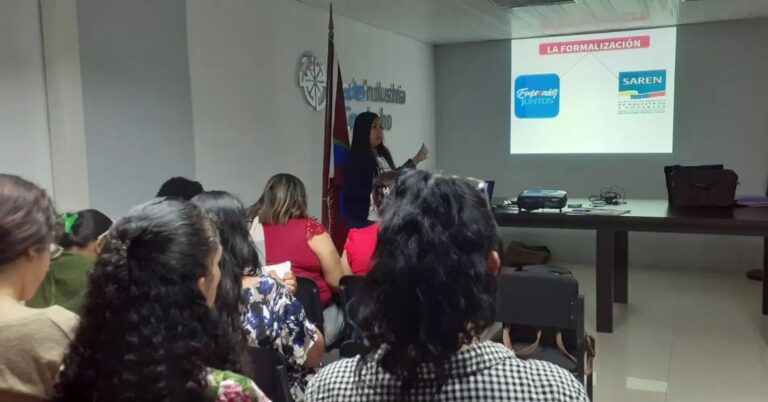 Consejo de Mujeres del Mincyt participa en formación de emprendedoras en Carabobo