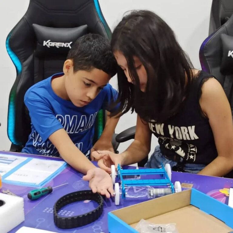 En Falcón, niños y niñas refuerzan sus conocimientos sobre robótica