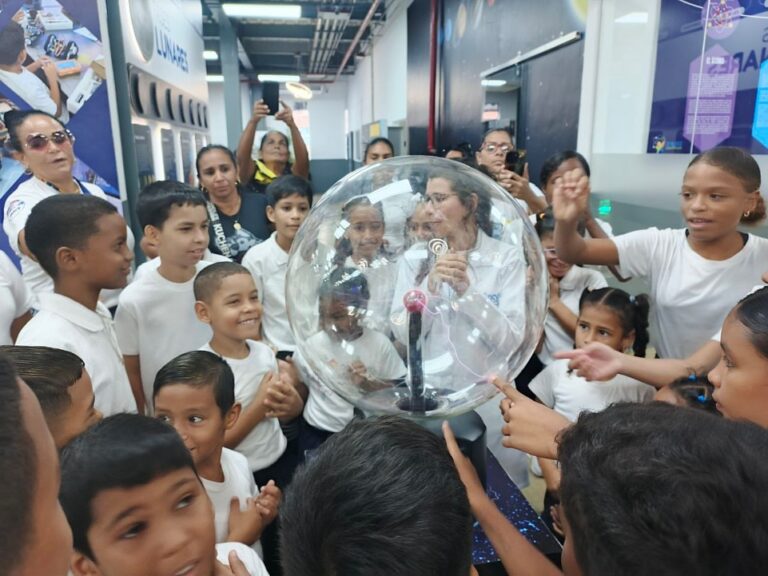 Semilleros Científicos de La Guaira vistan Centro Didáctico para la Enseñanza de las Ciencias