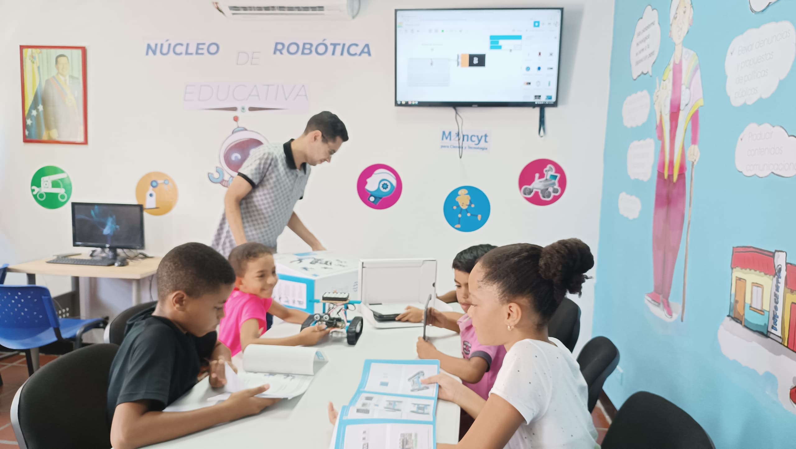 Gobierno nacional activa 11 Núcleos de Robótica Educativa en Infocentros de Petare