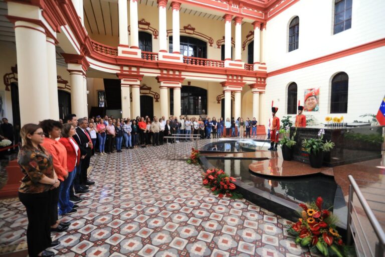 Sector científico y tecnológico rinde homenaje al comandante Hugo Chávez en el Cuartel 4F