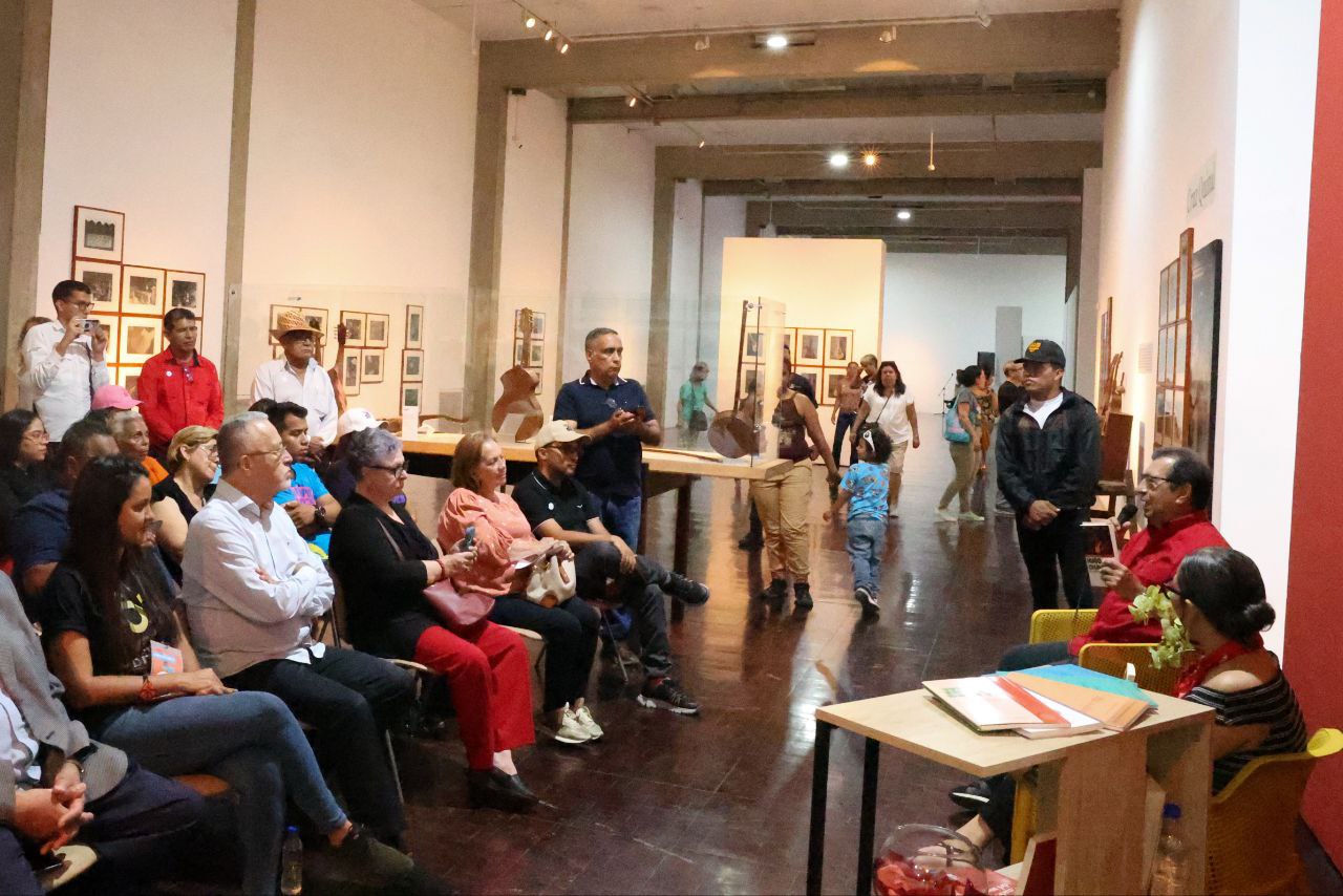 Presentación del Libro Hugo Chávez
