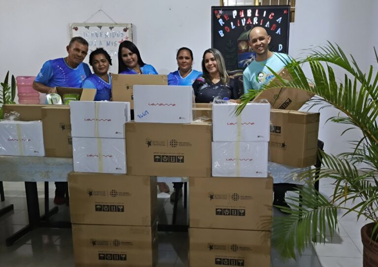 Infocentros de Guárico reciben dotación de kits de robótica para la enseñanza en las comunidades
