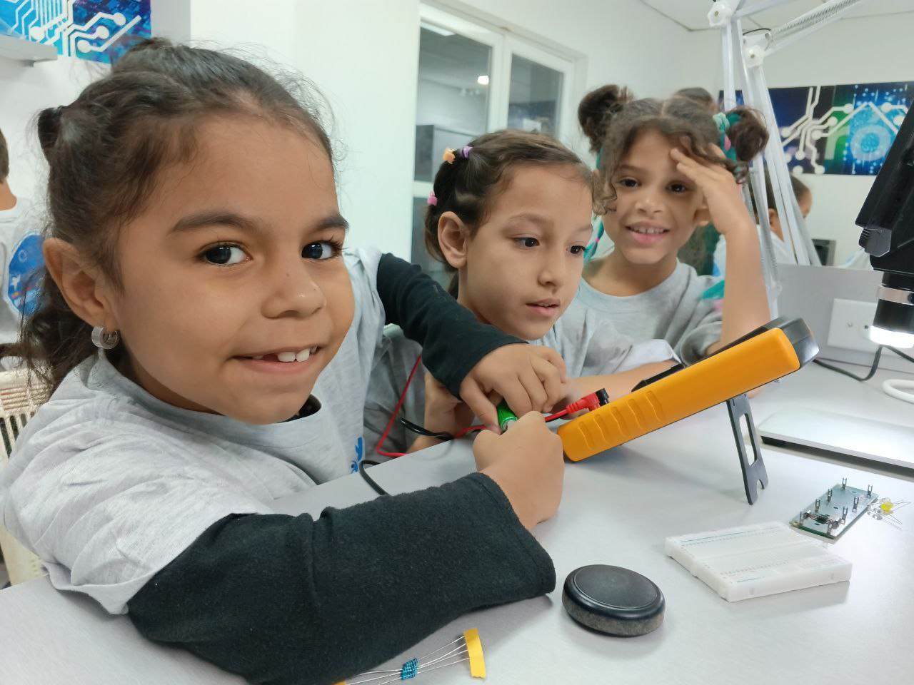 Cendit prepara a niños y niñas para el alucinante mundo de la ciencia y la tecnología en estas vacaciones