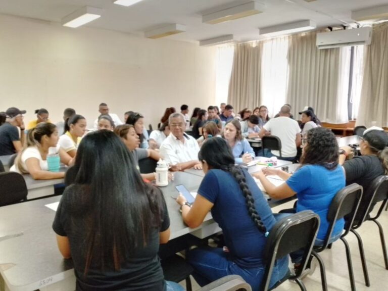 Ciepe capacita a trabajadores en normas para la competencia de los laboratorios de ensayo y calibración