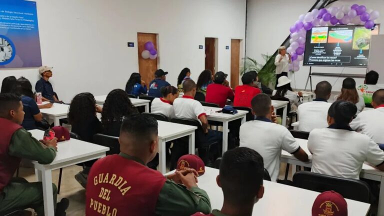Fundacite promueve la educación científica con taller sobre las rocas