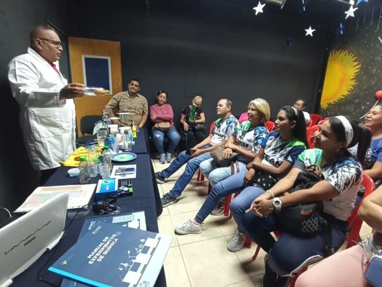 Gobierno Bolivariano entregó kits de ciencias a instituciones educativas del estado Lara