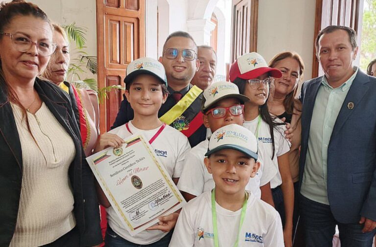 Semilleros Científicos reciben botón “Honor al Mérito” otorgado por el Consejo Legislativo de Táchira