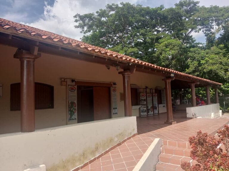 Cenvih inspecciona sede de la Escuela de Chocolatería de la Alba en Maracay para su recuperación