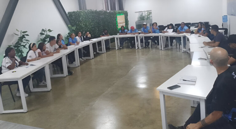 Equipo de Infocentro La Guaira articula programas de formación con las comunidades