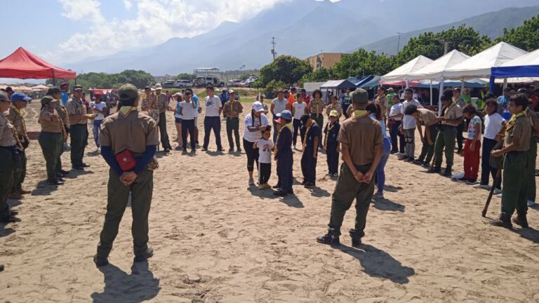 Fundacite La Guaira acompañó jornada de saneamiento en Playa Surfista