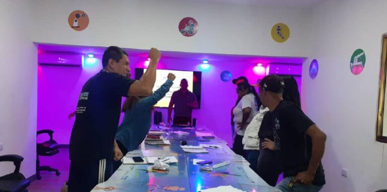 CNTQ imparte inducción sobre aprendizaje y enseñanza de la ciencia divertida en Miranda