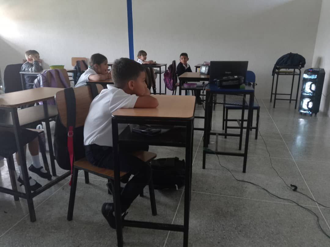 En Barinas aprenden de robótica, astronomía y química de manera didáctica y creativa