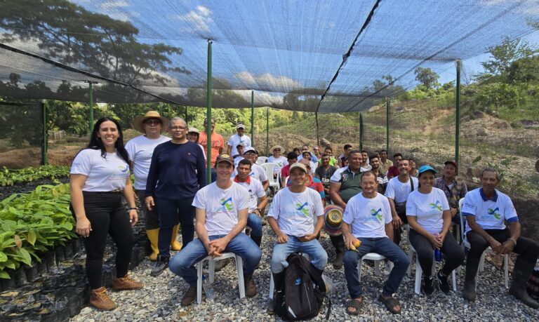 Gobierno Bolivariano entrega 1.700 plántulas de cacao a productores en Mérida