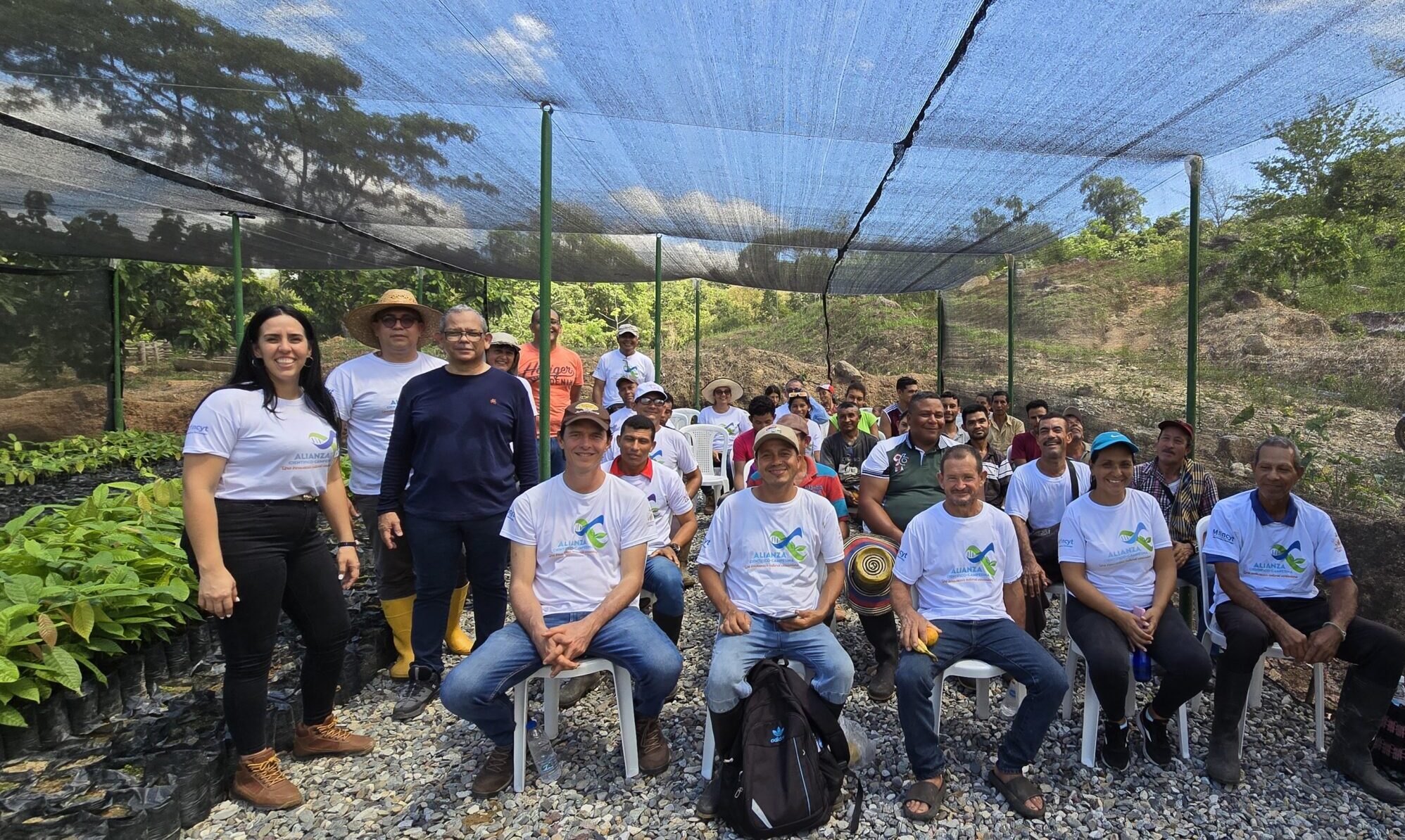 Gobierno Bolivariano entrega 1.700 plántulas de cacao a productores en Mérida