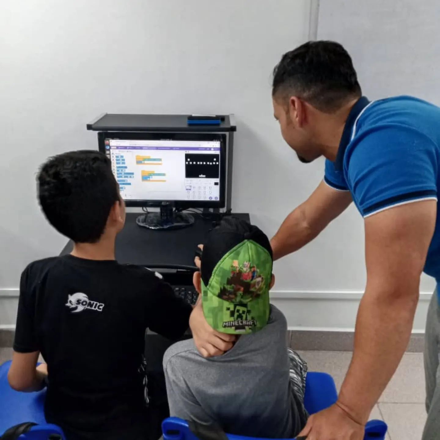 Jóvenes de Mérida aprenden programación en bloque con el Programa Nacional Semilleros Científico