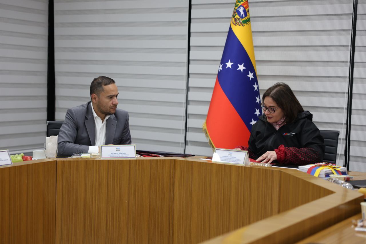 Revisan agenda de investigación científica de las universidades