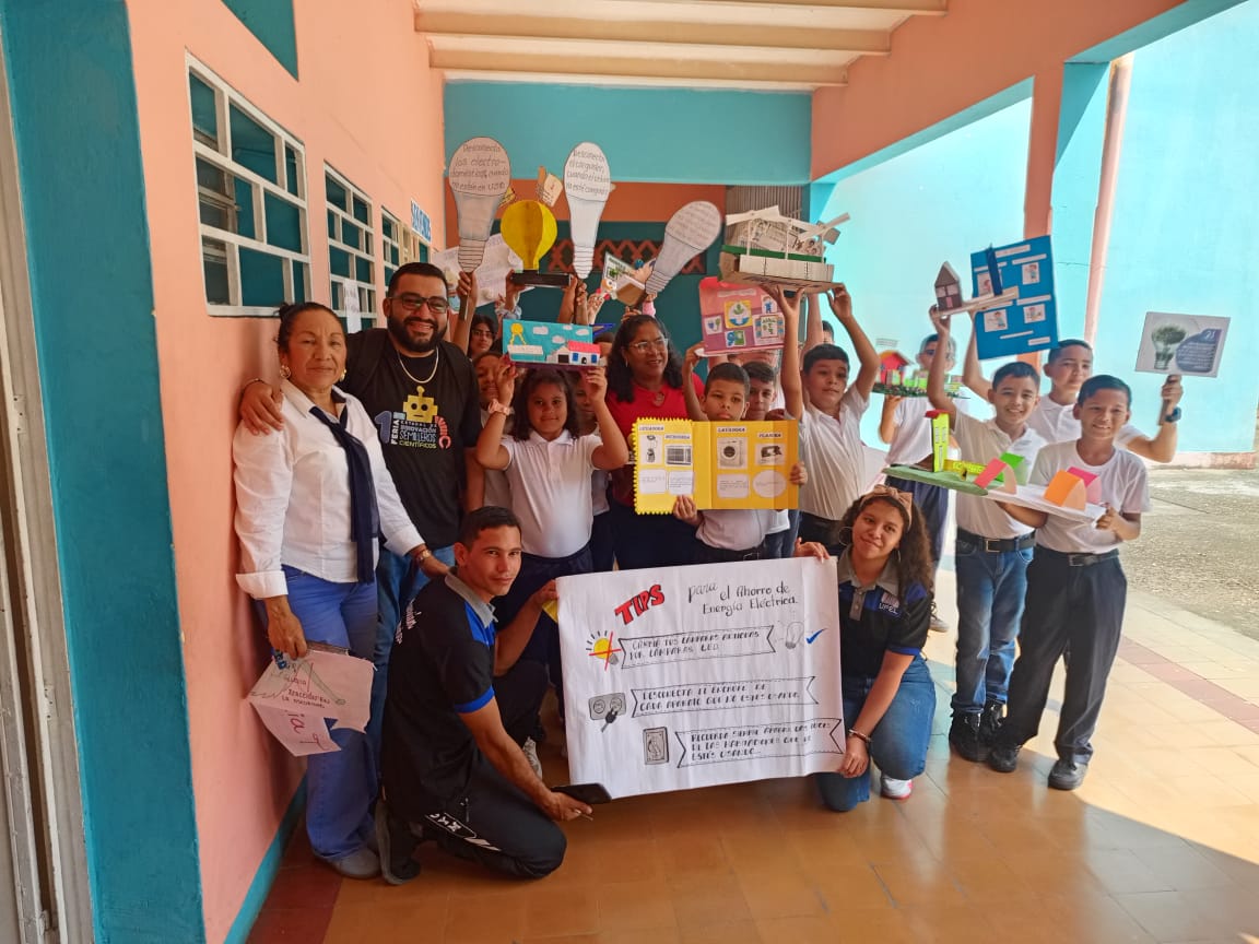 Promueven la robótica educativa en estudiantes de la U.E. “Eloy Guillermo González” en Cojedes