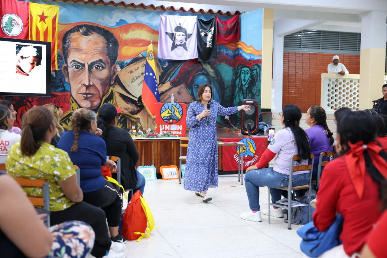 Encuentro Regional de Mujeres debate sobre descolonización del conocimiento en la era digital