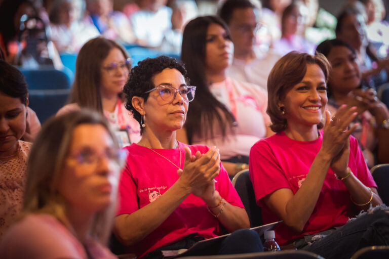 Octubre rosa: Mes de la lucha contra el cáncer de mama