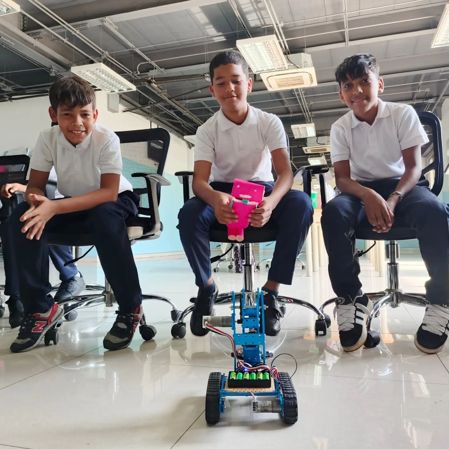En Anzoátegui aprenden de robótica educativa con ruta científica