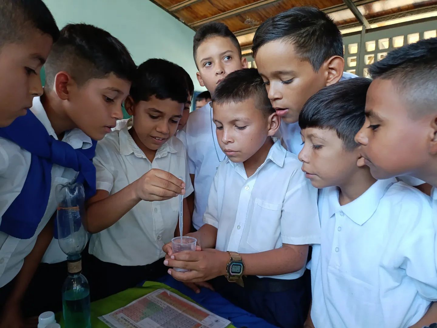 Sala de Ciencias Itinerante ‘Dra. Anamaría Font’ inspira a estudiantes de Lara