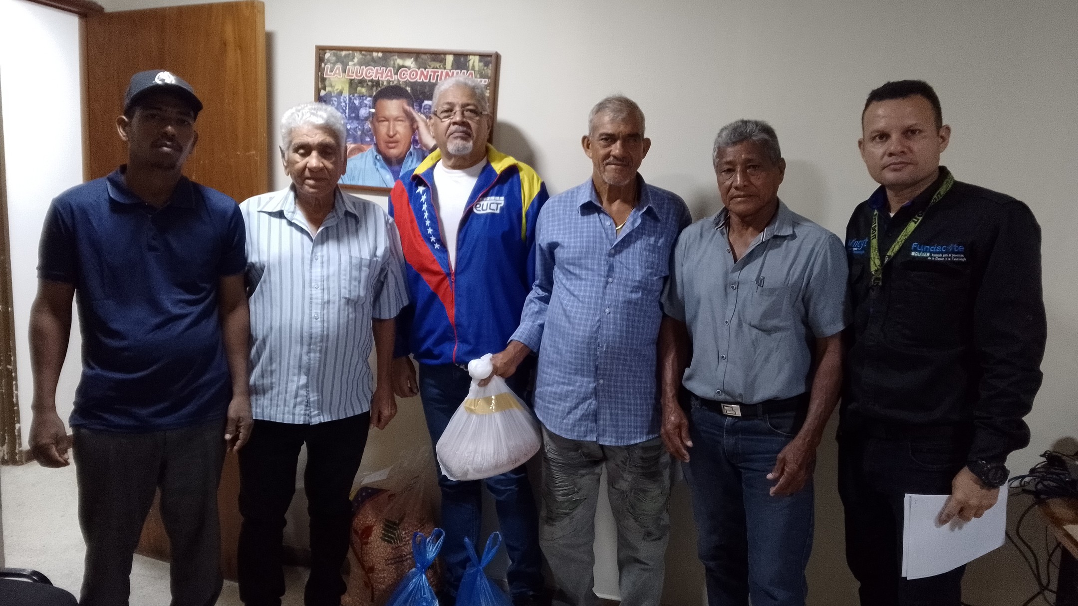 Entregan insumos agrícolas para fortalecer seguridad alimentaria en Bolívar