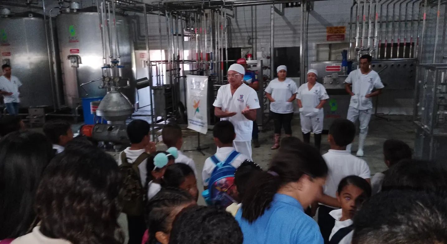 Niños apureños aprenden sobre producción de quesos artesanales en la «Ruta Científica”