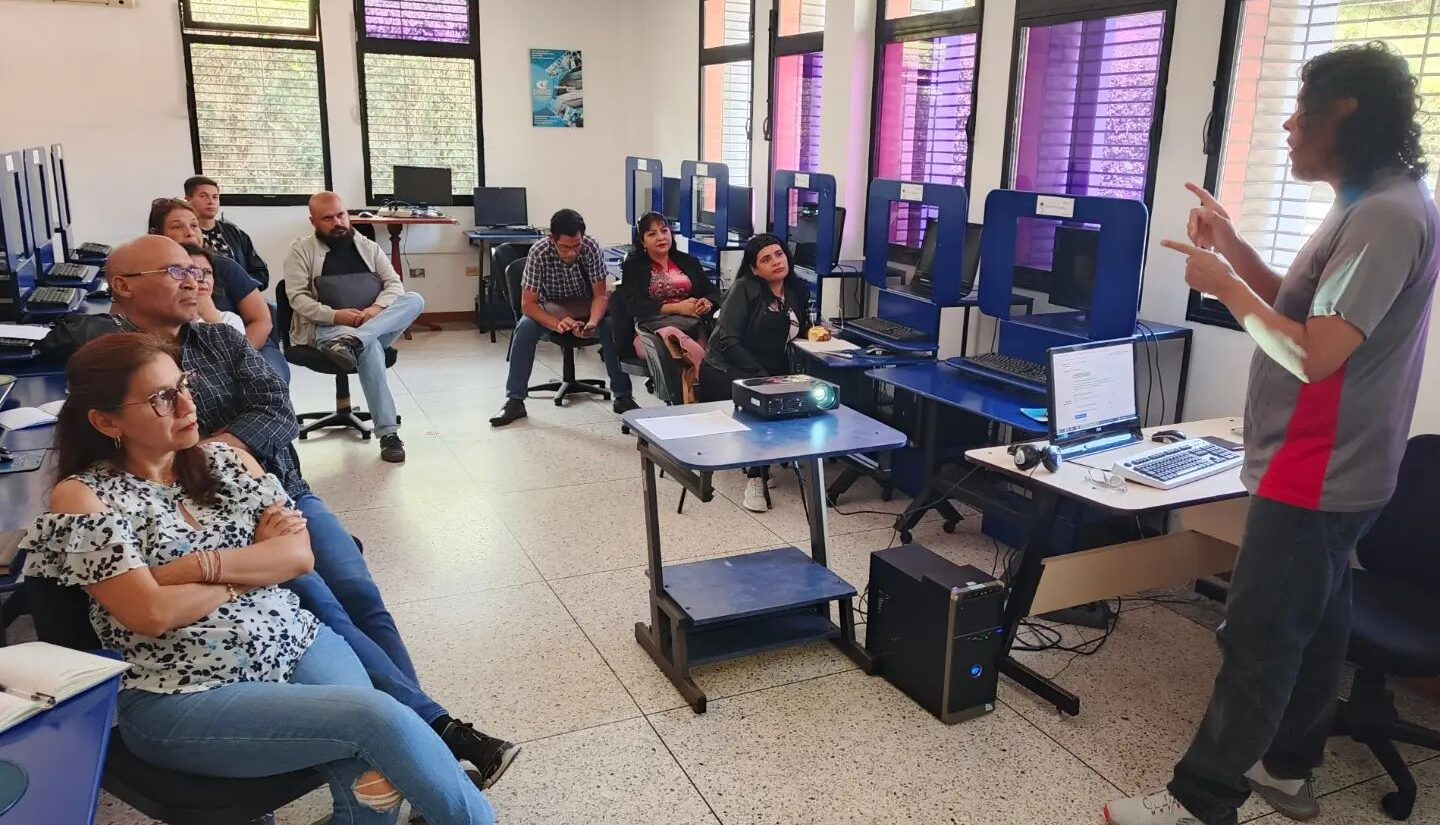 Fundacite inicia taller de formación en Chamilo para educadores merideños