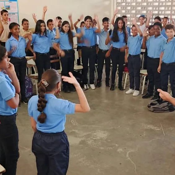 Fundación Cenvih fomenta el interés en ingeniería, urbanismo y arquitectura en la U.E.E. “Nelson Mandela”