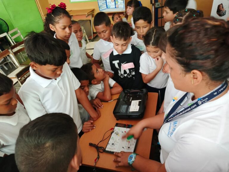 Realizan taller «Viaje hacia la Electrónica» en Aragua