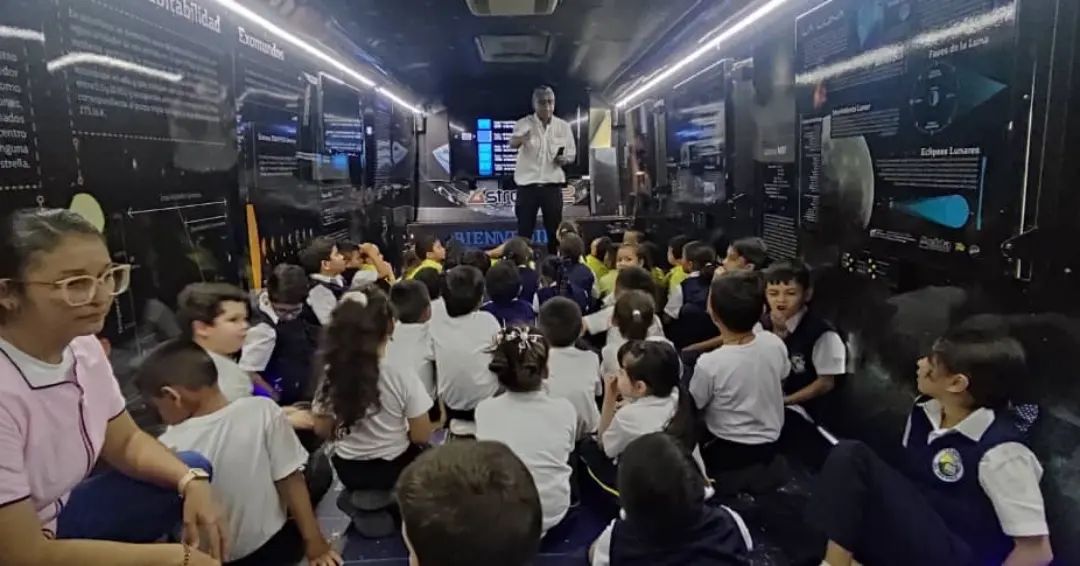 Fundación CIDA fortalece enseñanza de la astronomía en escuelas de Mérida