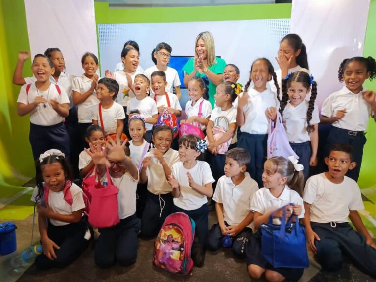 Niños y niñas de la U.E. “Lucas Guillermo Castillo” de Falcón se acercan al mundo de la producción audiovisual