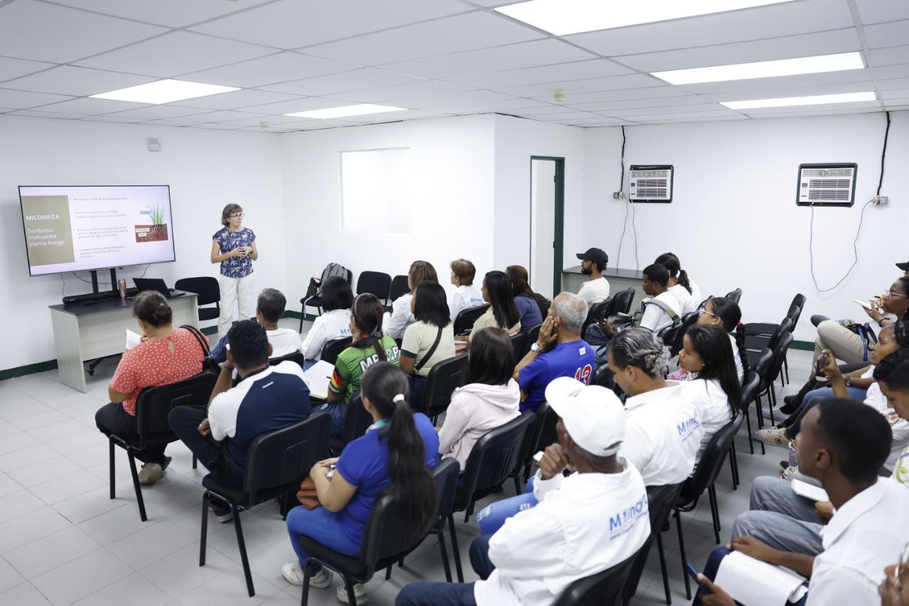 Mincyt capacita a productores de Miranda con taller “Inoculantes micorrízicos para el cacao”