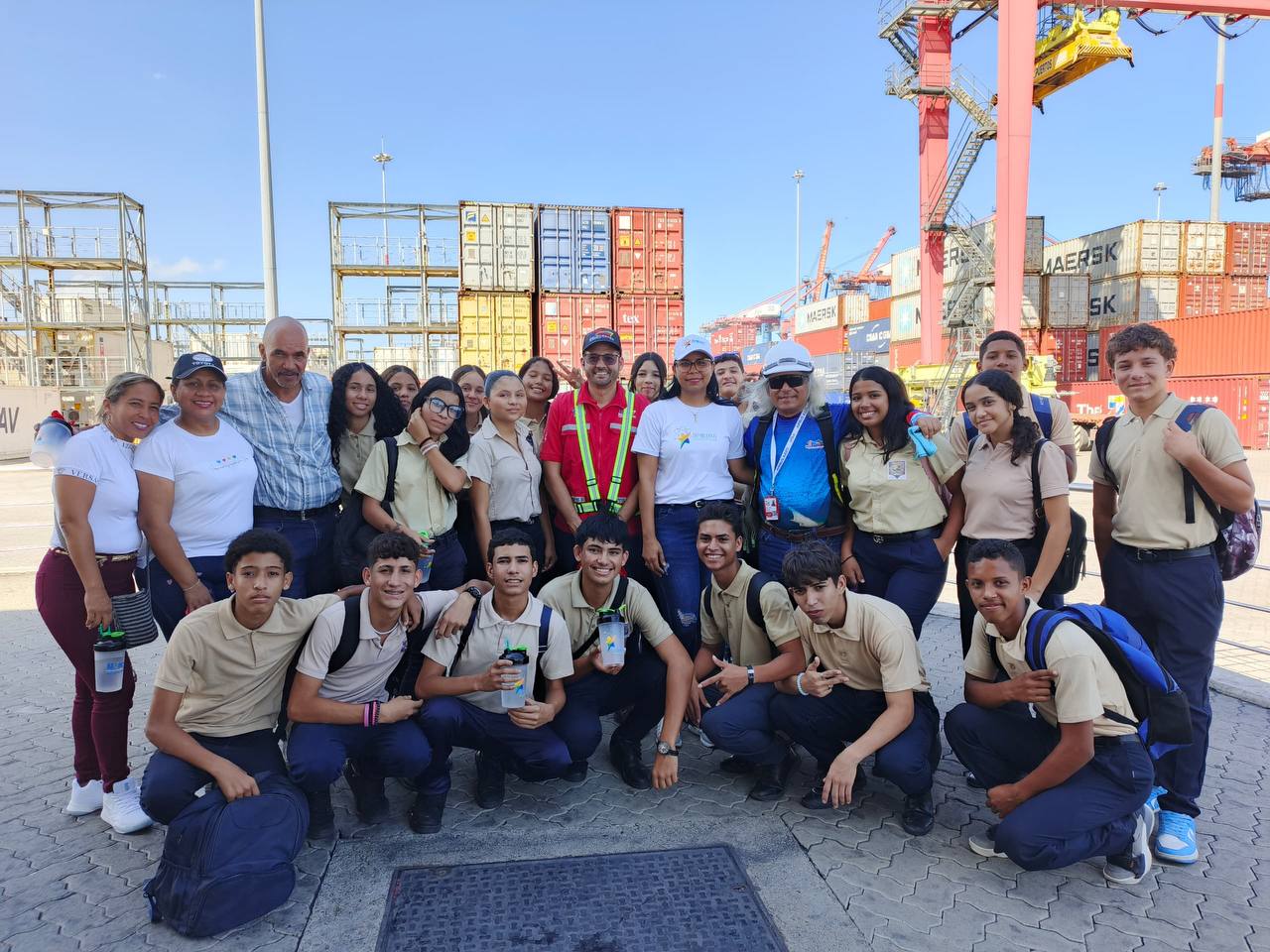 Estudiantes de La Guaira aprenden sobre funcionamiento operativo y administrativo de Bolipuertos
