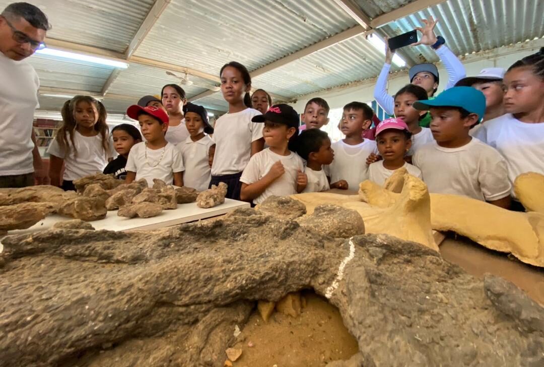 Ruta Científica Arqueológica, Paleontológica y Cultural cautiva a los Semilleros Científicos de Falcón