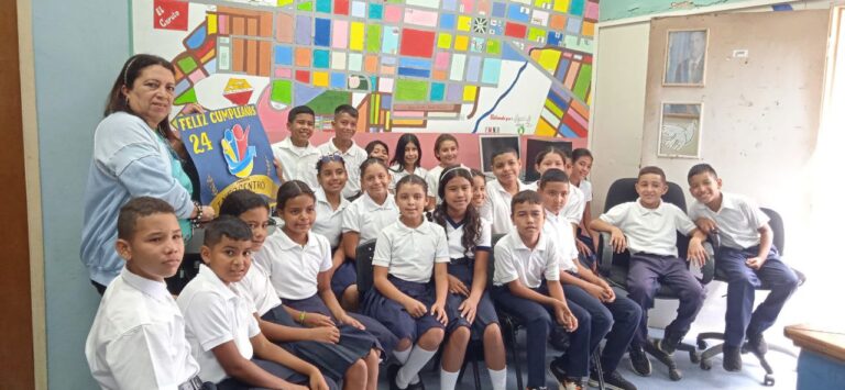 Infocentro realiza conversatorio con estudiantes de la Unidad Educativa Carabobo