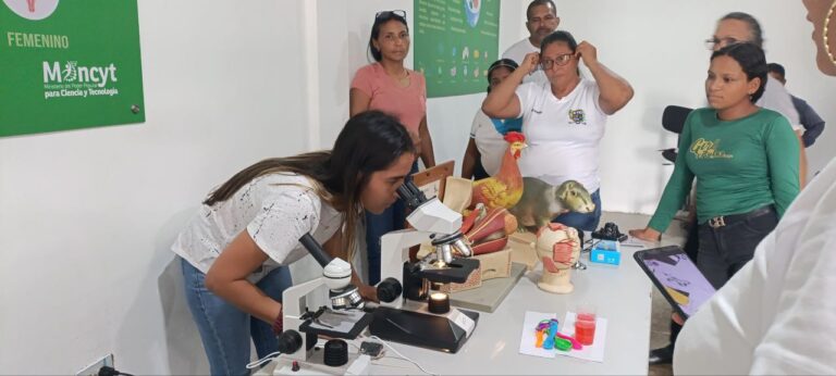 Continúa ruta de formación de docentes en ciencia en Portuguesa