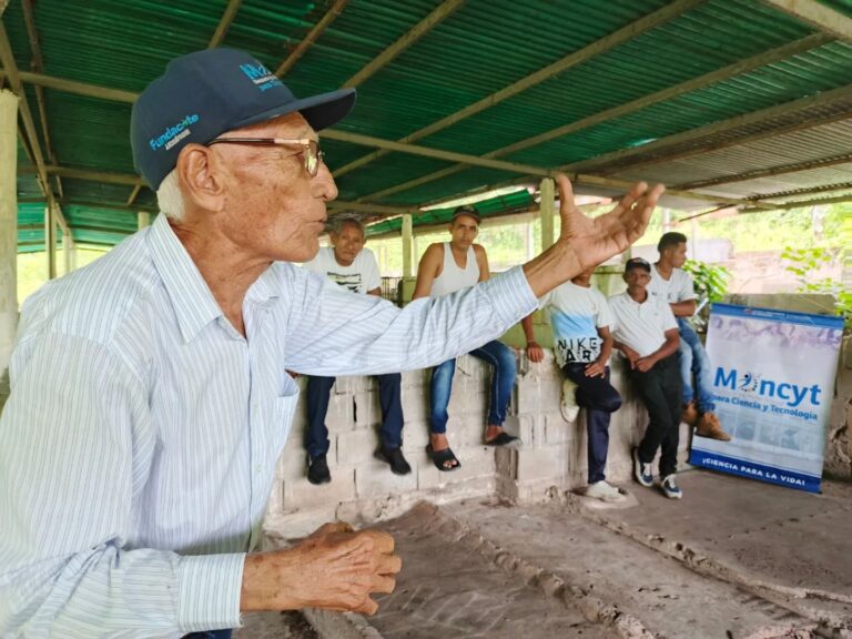 Productores de Anzoátegui reciben capacitación sobre técnicas agroecológicas para mejorar cultivos