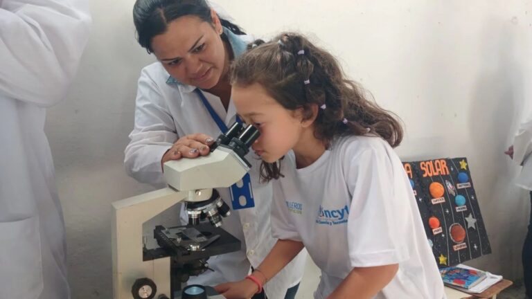 Semilleros de Lara protagonizan jornada formativa integral en la Sala de Ciencias Anamaría Font