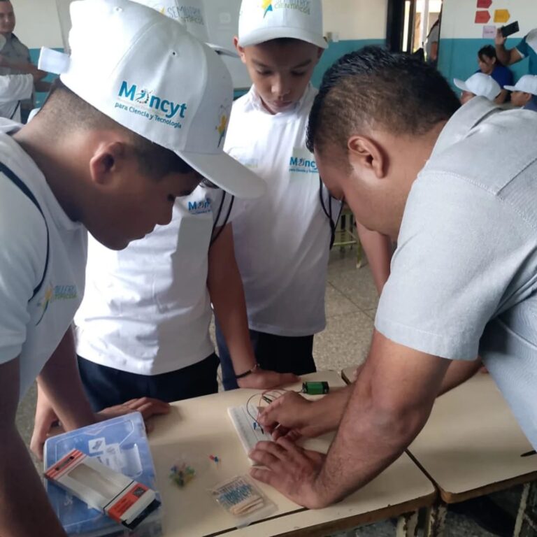 Mincyt impulsa el aprendizaje de la electrónica y prácticas productivas en niños y jóvenes de Apure