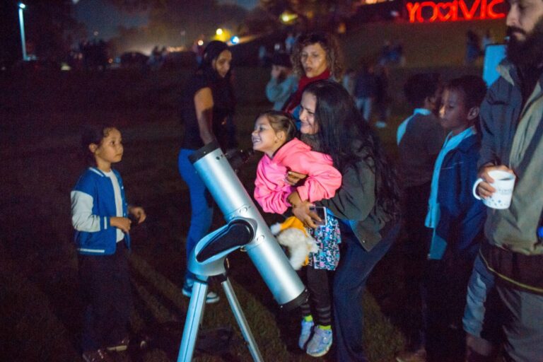 En el Ivic disfrutan de una noche astronómica