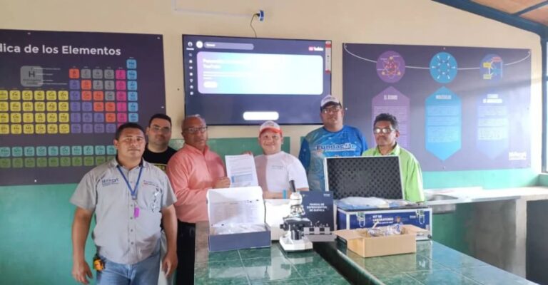 Gobierno Bolivariano instala laboratorios de ciencias en Apure